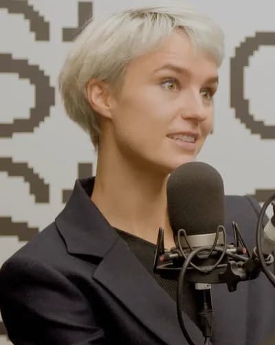 Amanda Collin