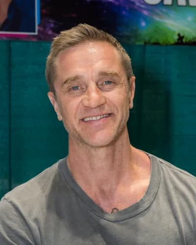 Devon Sawa