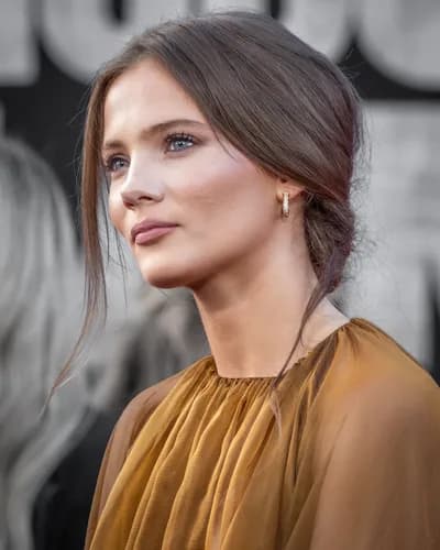 Freya Allan
